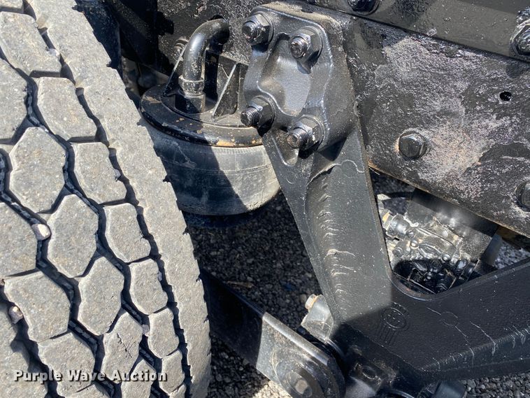 image for item JW9331 2014 Kenworth T660  semi truck