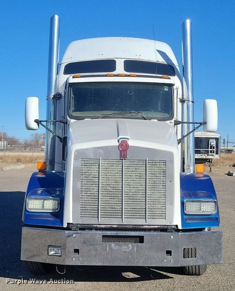 image for item LG9398 2009 Kenworth T800  semi truck