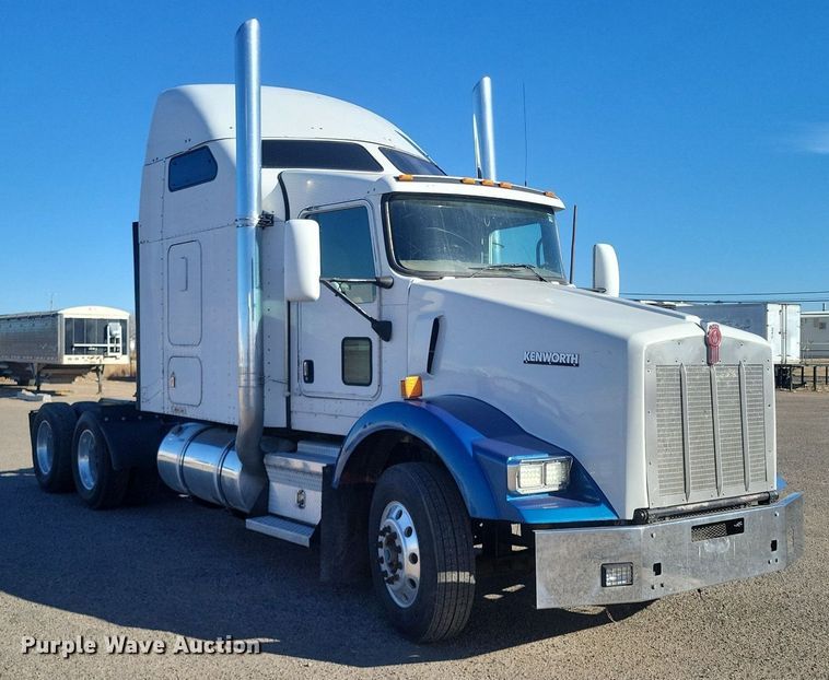 image for item LG9398 2009 Kenworth T800  semi truck