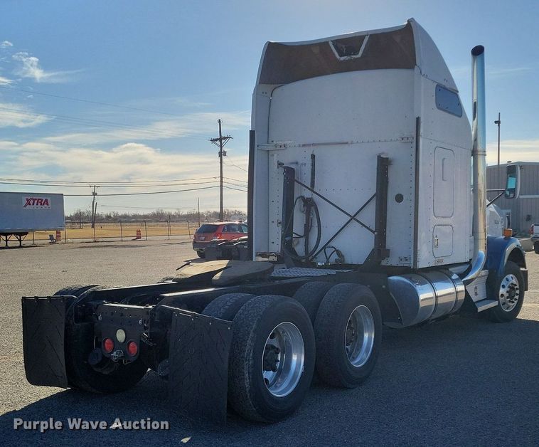 image for item LG9398 2009 Kenworth T800  semi truck