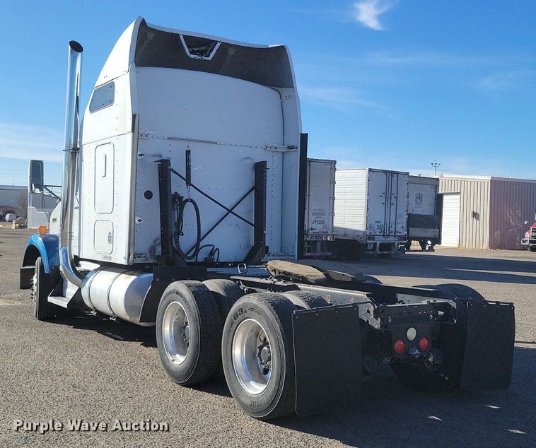 image for item LG9398 2009 Kenworth T800  semi truck