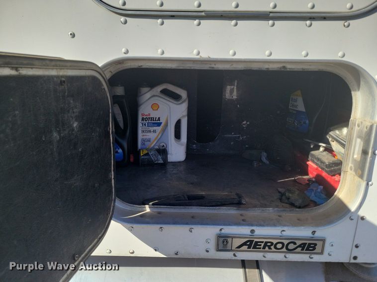 image for item LG9398 2009 Kenworth T800  semi truck