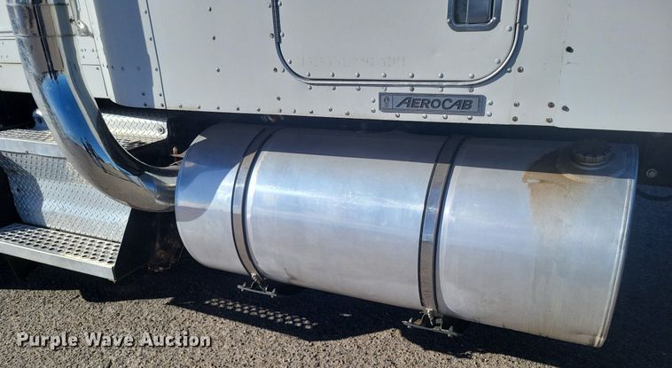 image for item LG9398 2009 Kenworth T800  semi truck