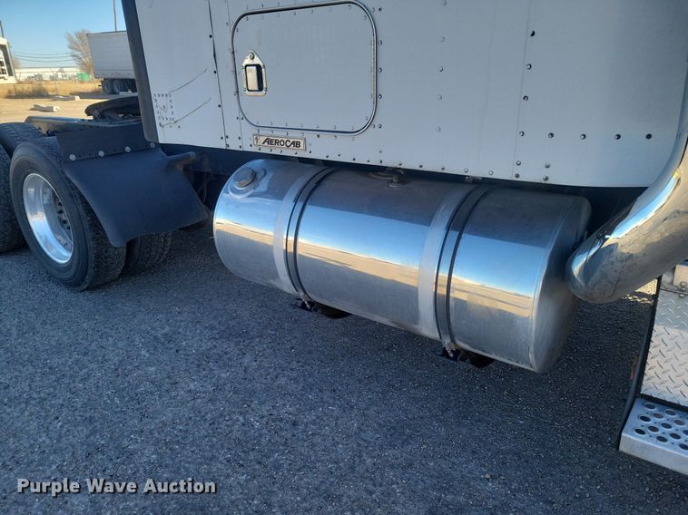 image for item LG9398 2009 Kenworth T800  semi truck