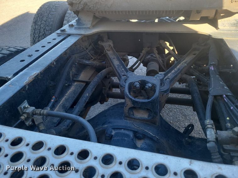 image for item LG9398 2009 Kenworth T800  semi truck