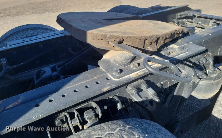 image for item LG9398 2009 Kenworth T800  semi truck