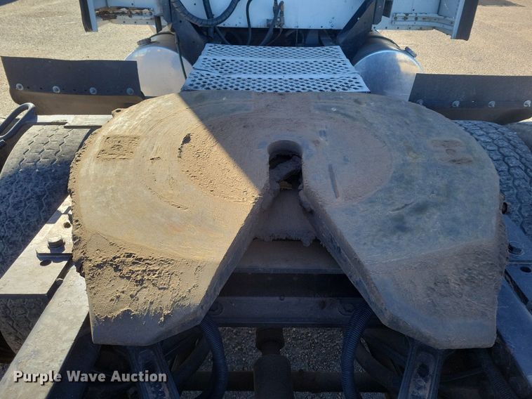 image for item LG9398 2009 Kenworth T800  semi truck