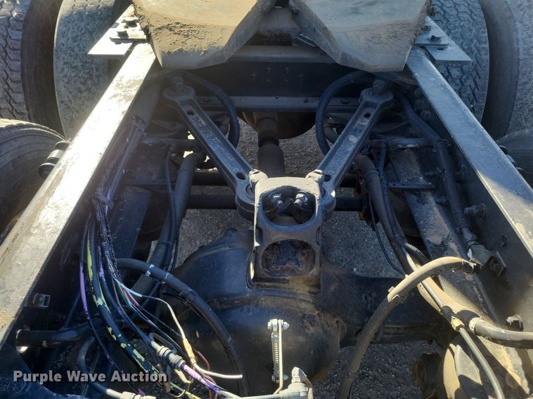 image for item LG9398 2009 Kenworth T800  semi truck