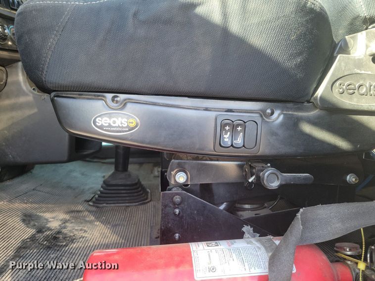 image for item LG9398 2009 Kenworth T800  semi truck