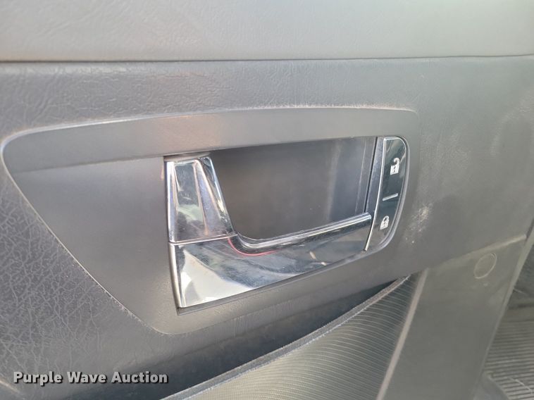 image for item LG9398 2009 Kenworth T800  semi truck