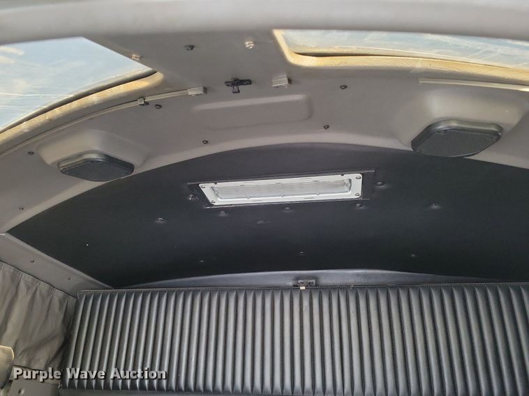 image for item LG9398 2009 Kenworth T800  semi truck