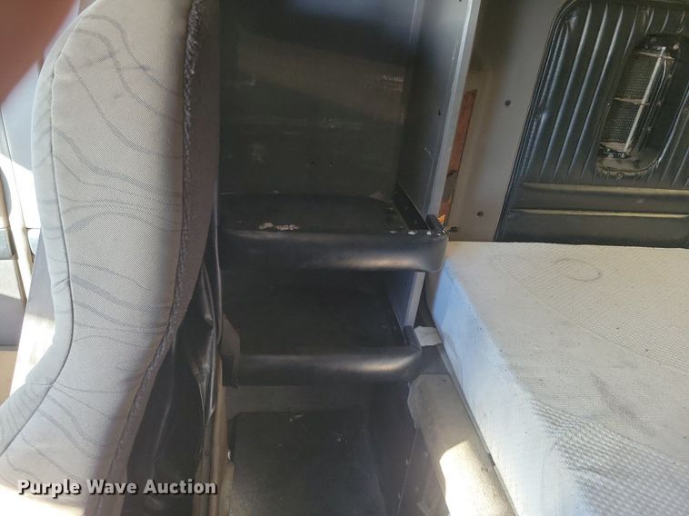 image for item LG9398 2009 Kenworth T800  semi truck