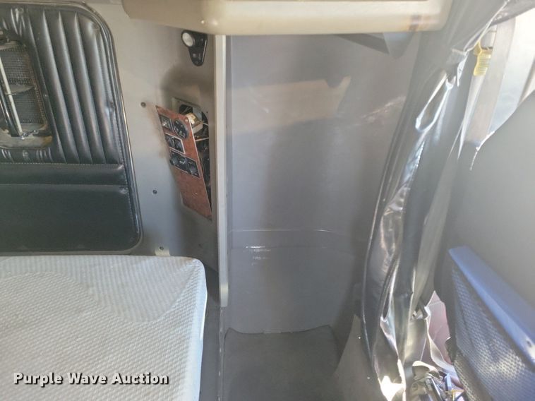 image for item LG9398 2009 Kenworth T800  semi truck