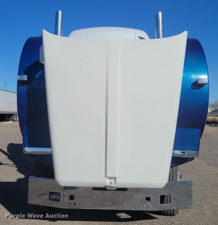 image for item LG9398 2009 Kenworth T800  semi truck