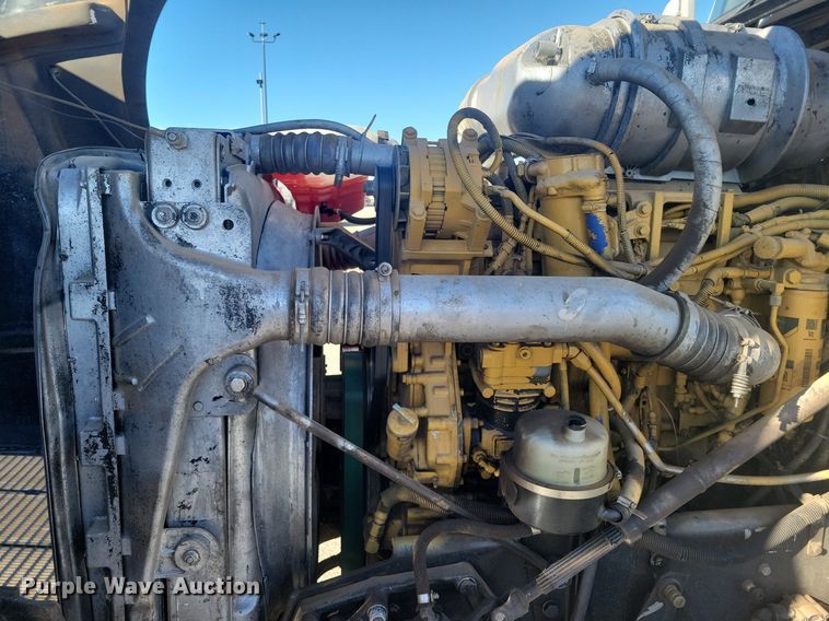 image for item LG9398 2009 Kenworth T800  semi truck