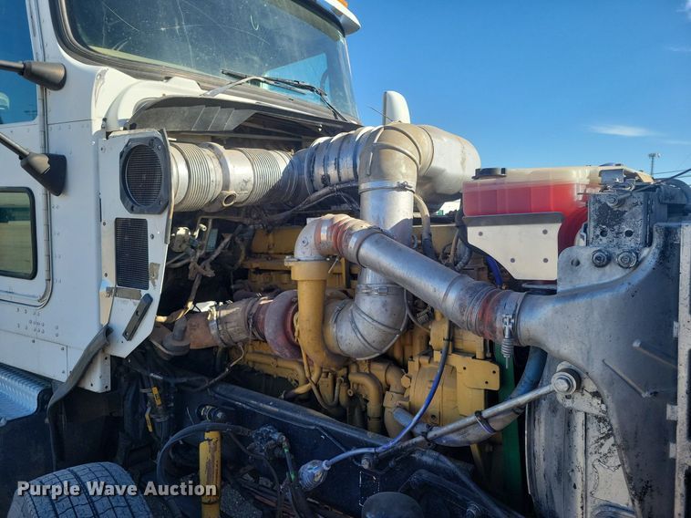 image for item LG9398 2009 Kenworth T800  semi truck