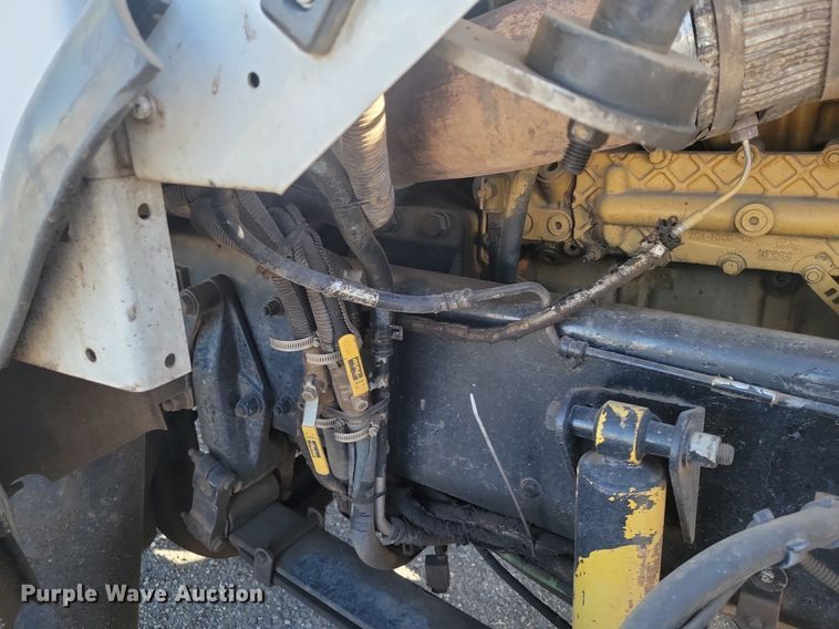 image for item LG9398 2009 Kenworth T800  semi truck