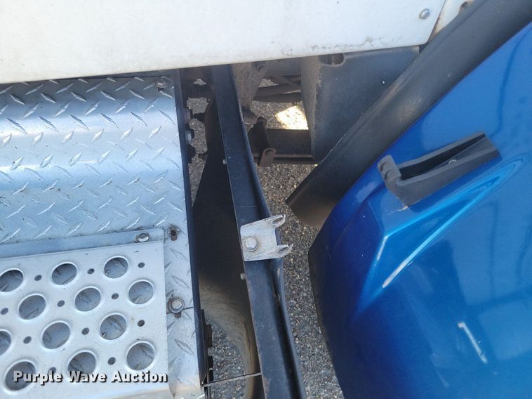 image for item LG9398 2009 Kenworth T800  semi truck