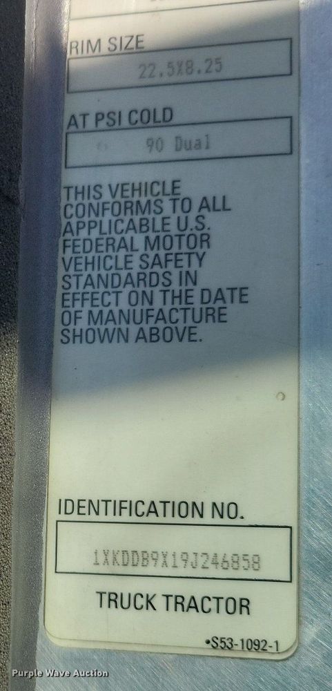 image for item LG9398 2009 Kenworth T800  semi truck