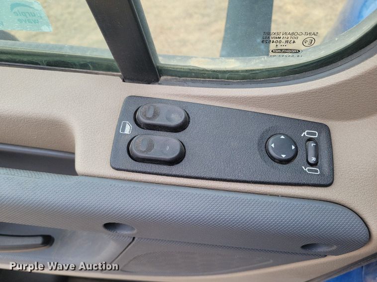 image for item LG9403 2015 Freightliner Cascadia  semi truck