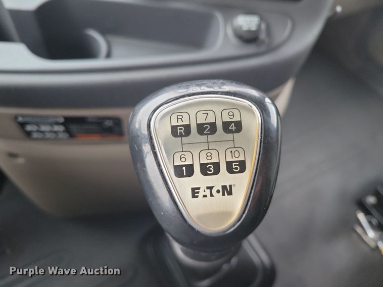 image for item LG9403 2015 Freightliner Cascadia  semi truck