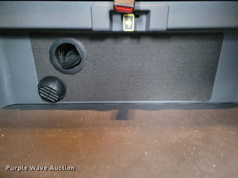 image for item LG9403 2015 Freightliner Cascadia  semi truck