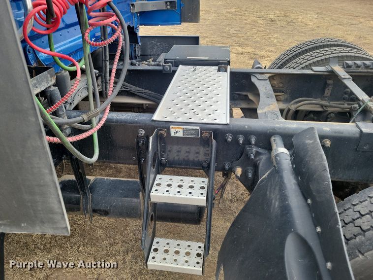 image for item LG9403 2015 Freightliner Cascadia  semi truck