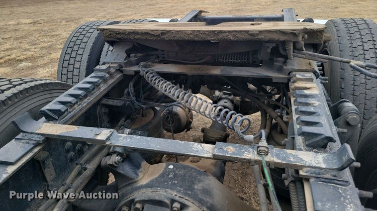 image for item LG9403 2015 Freightliner Cascadia  semi truck