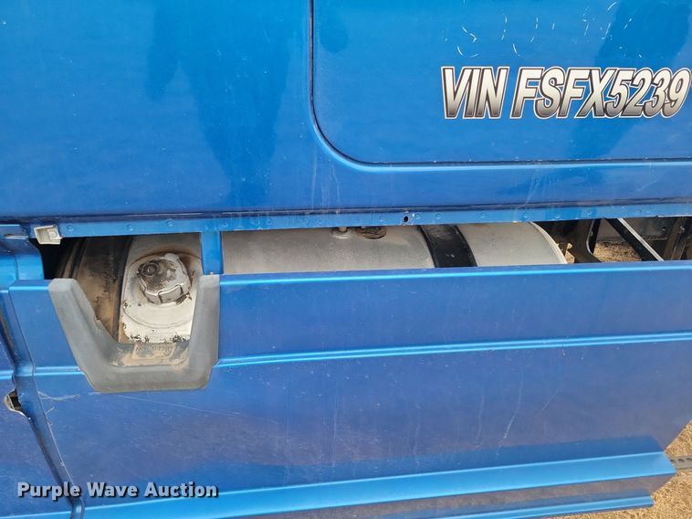 image for item LG9403 2015 Freightliner Cascadia  semi truck