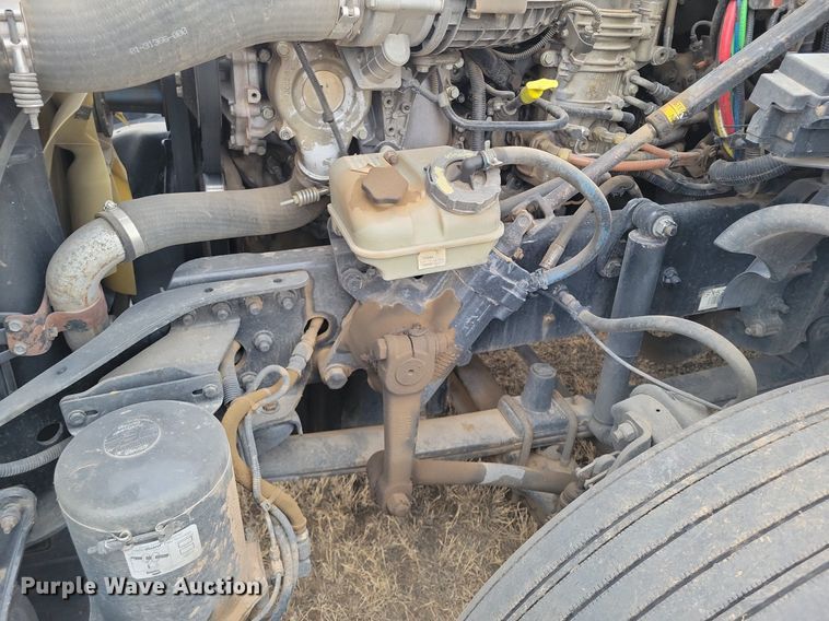 image for item LG9403 2015 Freightliner Cascadia  semi truck