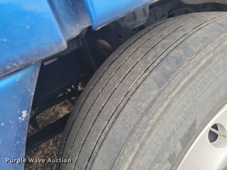 image for item LG9403 2015 Freightliner Cascadia  semi truck