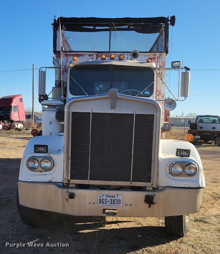 image for item LG9448 1981 Kenworth  grain truck