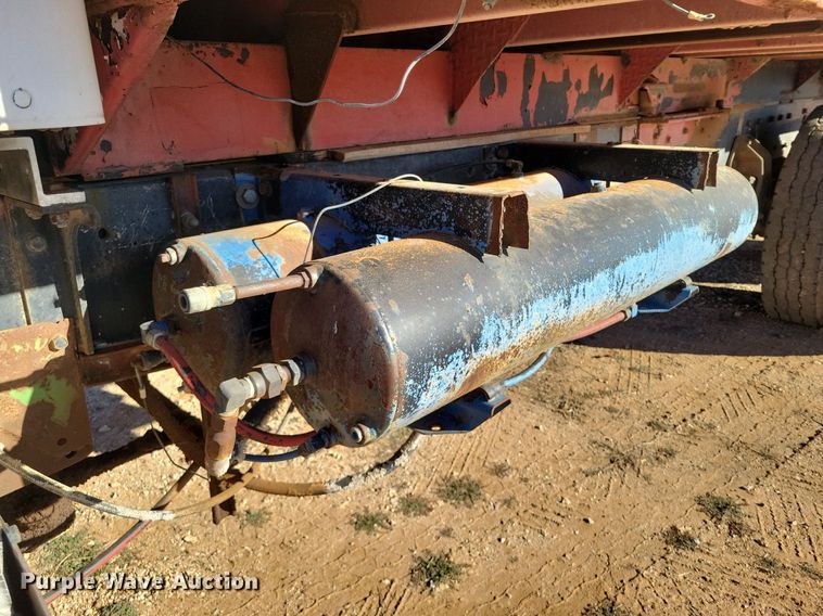 image for item LG9448 1981 Kenworth  grain truck