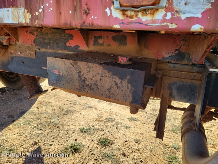 image for item LG9448 1981 Kenworth  grain truck