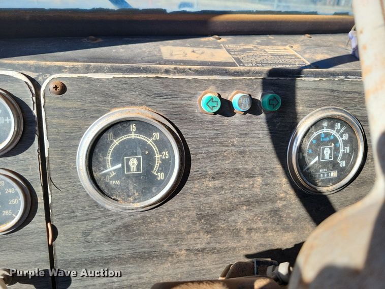 image for item LG9448 1981 Kenworth  grain truck