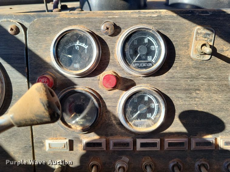 image for item LG9448 1981 Kenworth  grain truck