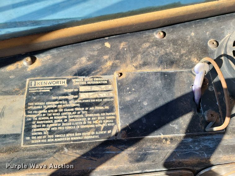 image for item LG9448 1981 Kenworth  grain truck