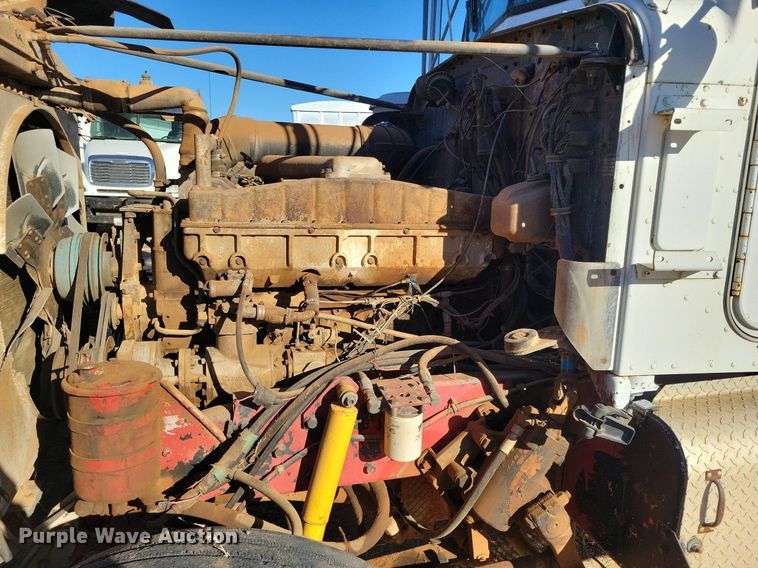 image for item LG9448 1981 Kenworth  grain truck