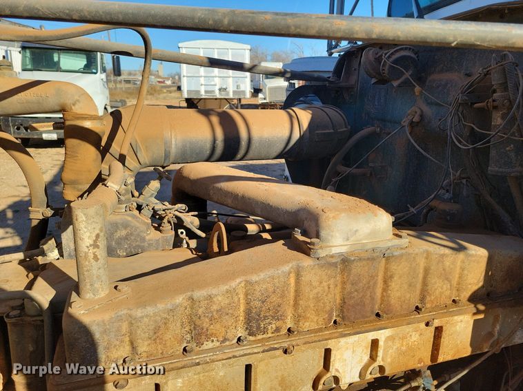 image for item LG9448 1981 Kenworth  grain truck