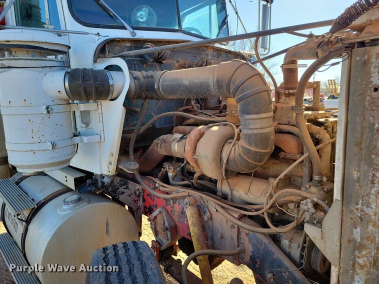 image for item LG9448 1981 Kenworth  grain truck