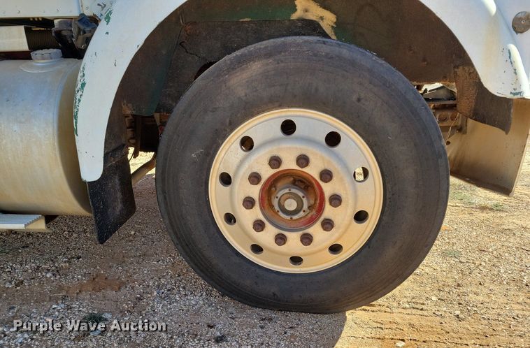 image for item LG9448 1981 Kenworth  grain truck