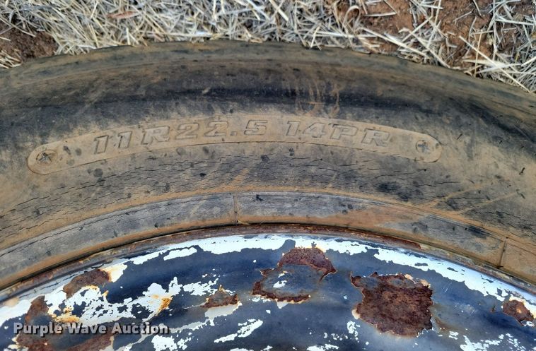 image for item LG9448 1981 Kenworth  grain truck