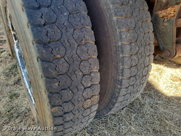 image for item LG9448 1981 Kenworth  grain truck