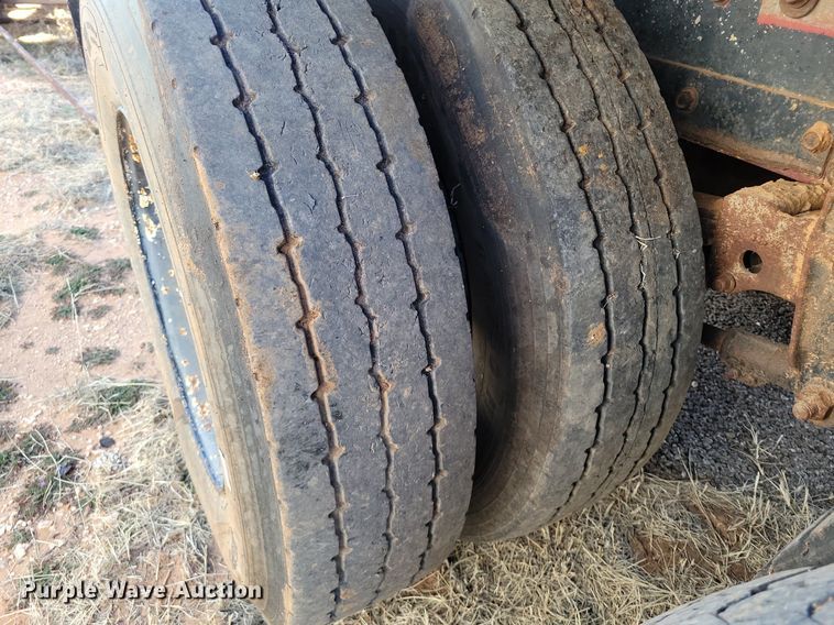 image for item LG9448 1981 Kenworth  grain truck