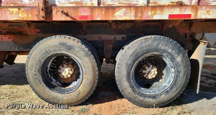 image for item LG9448 1981 Kenworth  grain truck