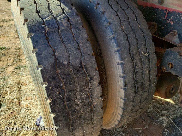 image for item LG9448 1981 Kenworth  grain truck