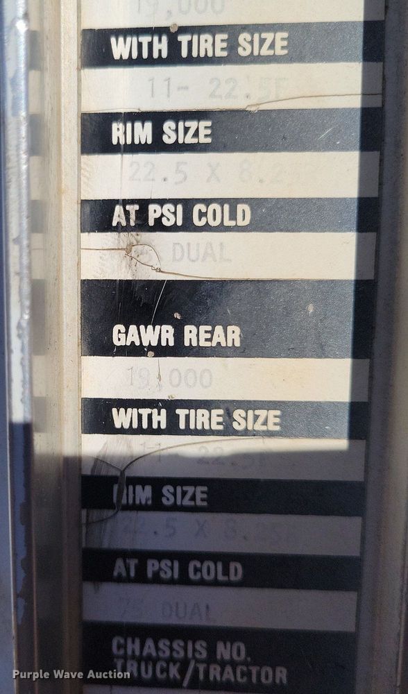 image for item LG9448 1981 Kenworth  grain truck