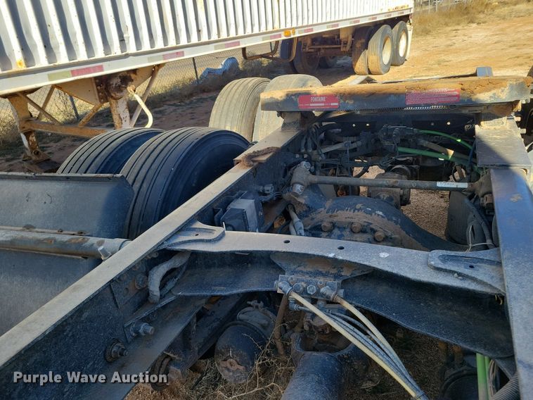 image for item LG9449 2009 Freightliner Columbia  semi truck