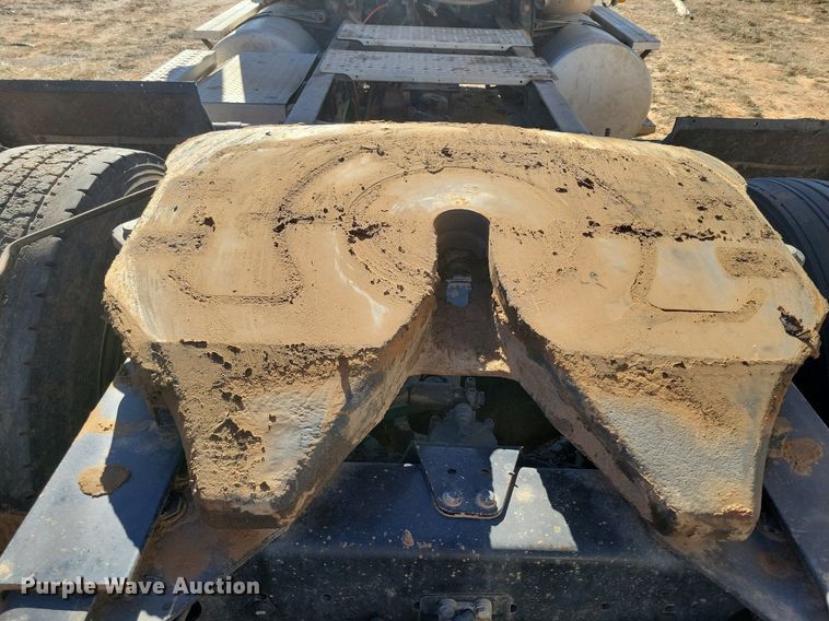 image for item LG9449 2009 Freightliner Columbia  semi truck