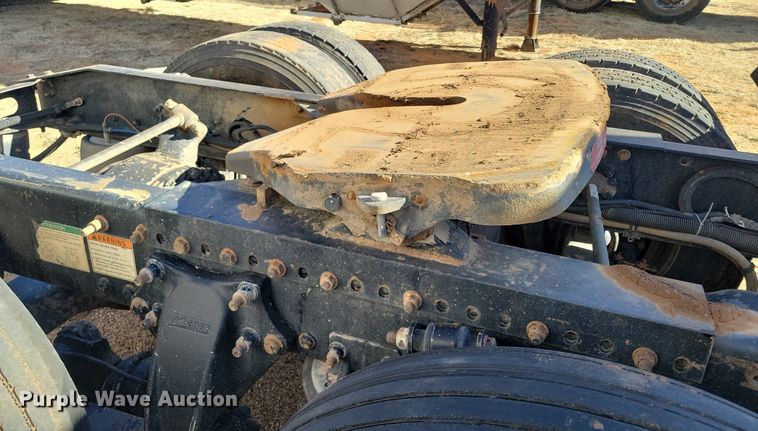 image for item LG9449 2009 Freightliner Columbia  semi truck